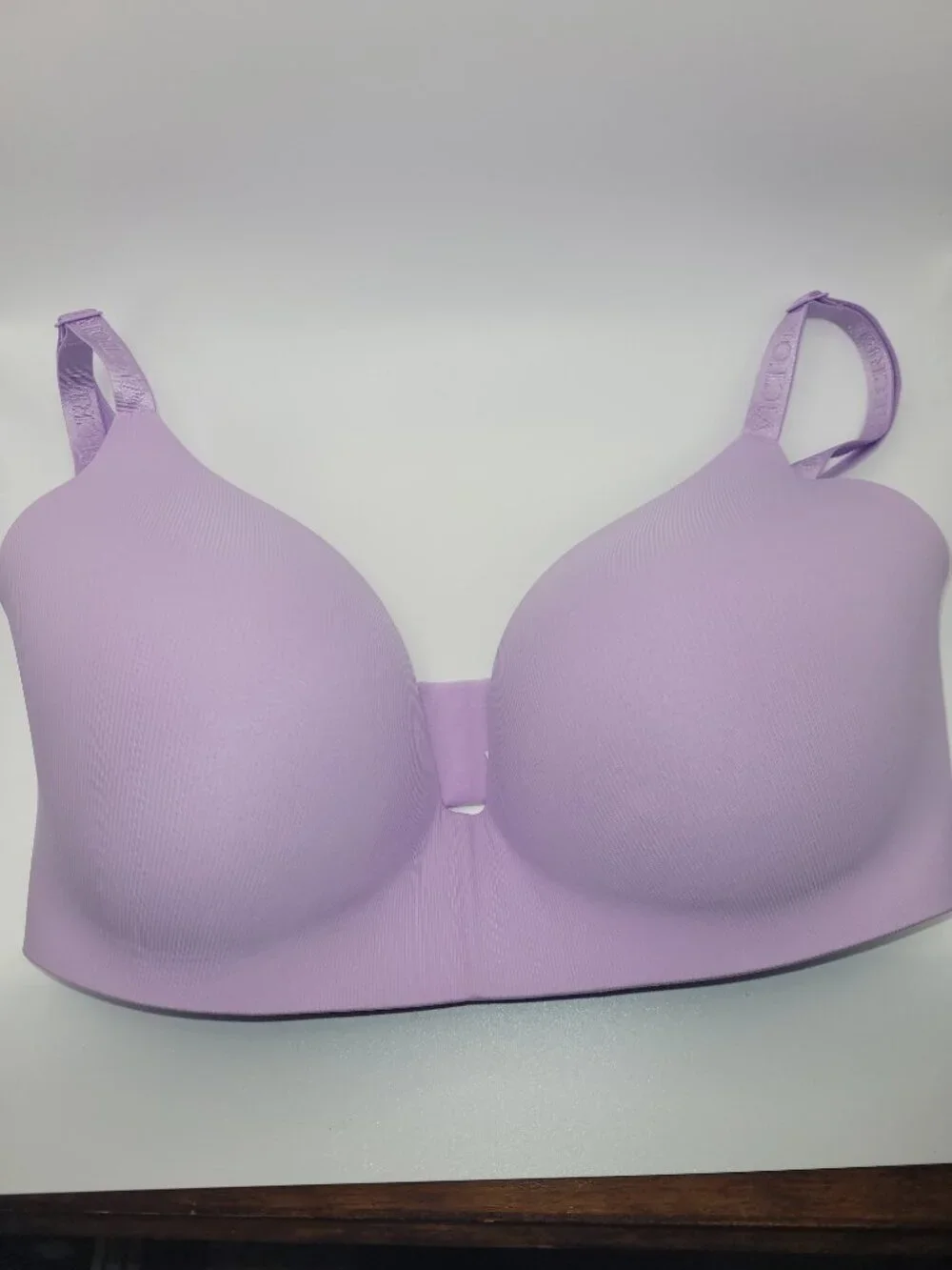VICTORIA’S SECRET Size 34DDD T-Shirt Lightly Lined Wireless No Wire Bra 34DDD